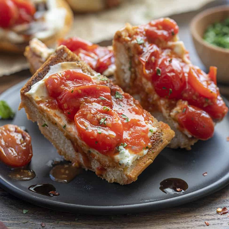 ForYouEats: Creamy Roasted Tomato Toast